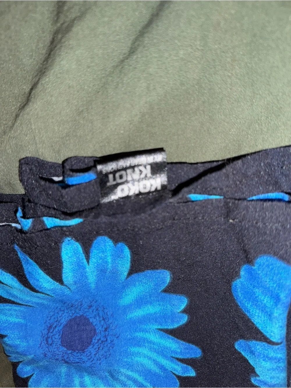 3 Scarves bundle - Picture 8 of 8